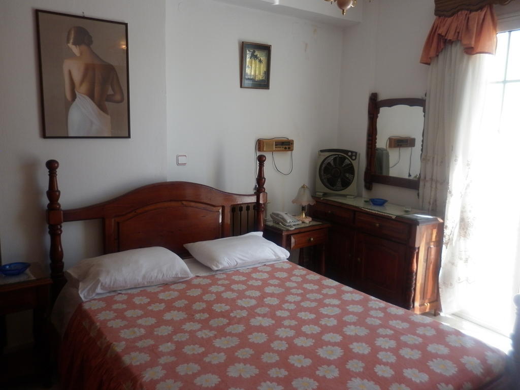Miramare Hotel Lakkíon Oda fotoğraf