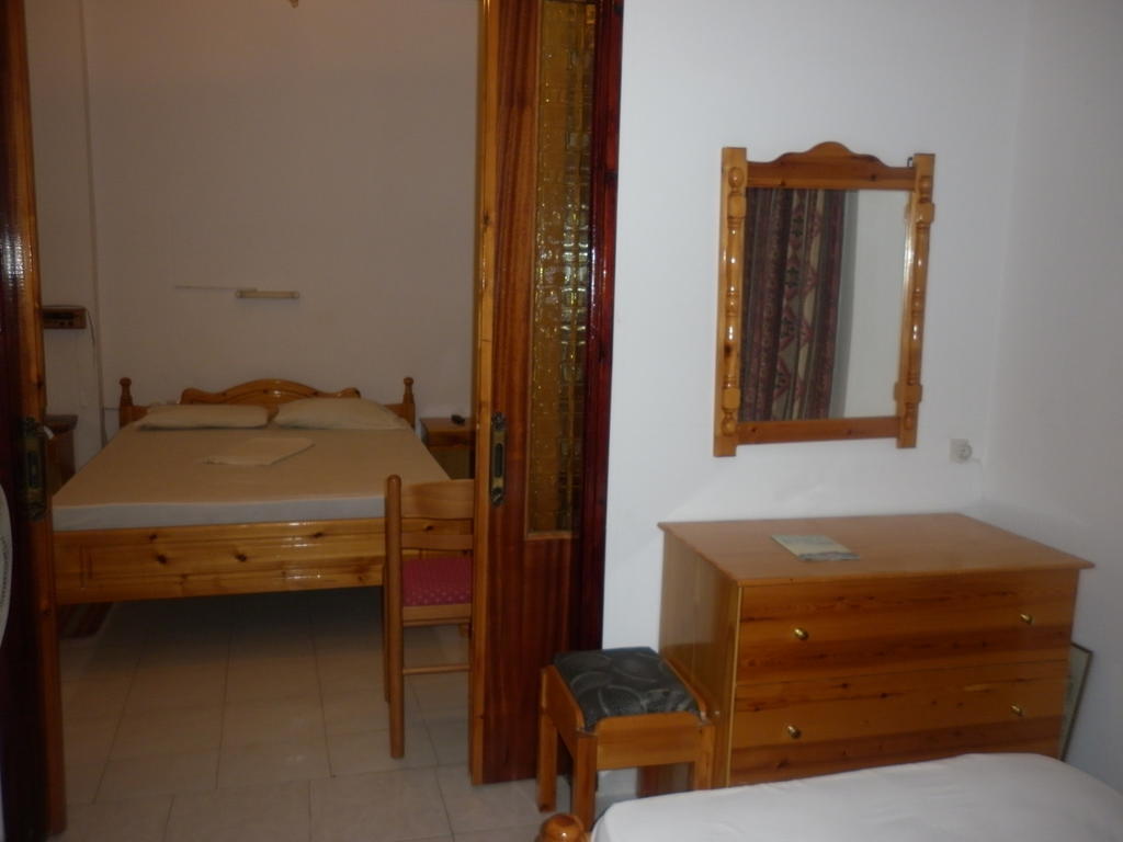Miramare Hotel Lakkíon Oda fotoğraf